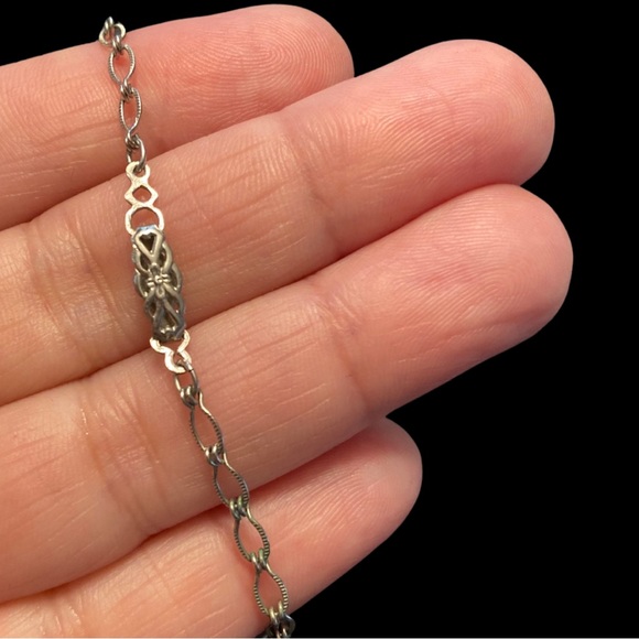 Sweet gunmetal tone necklace with faux coral accents - Picture 2 of 3